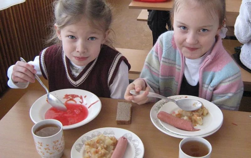 Худшее детям: прокуроры недовольны питанием в школах регионов