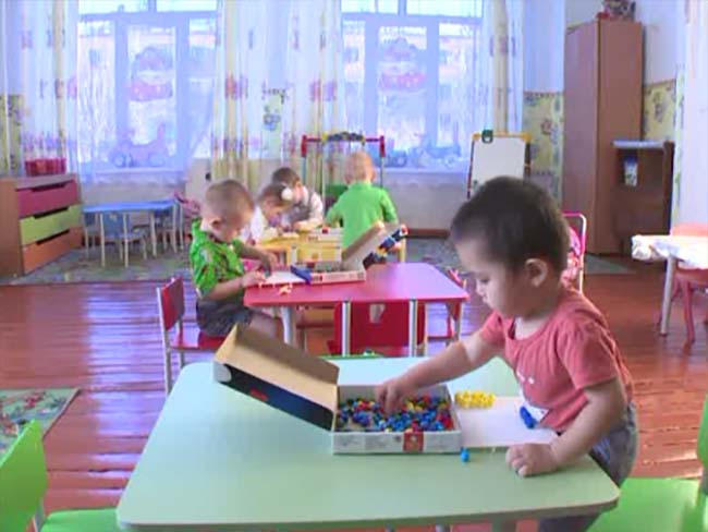 СУЭК помогла отремонтировать детский сад «Буратино» в поселке Шерловая Гора