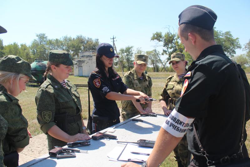 В рамках летнего периода обучения в Управлении Росгвардии по Ростовской области прошли комплексные контрольные стрельбы