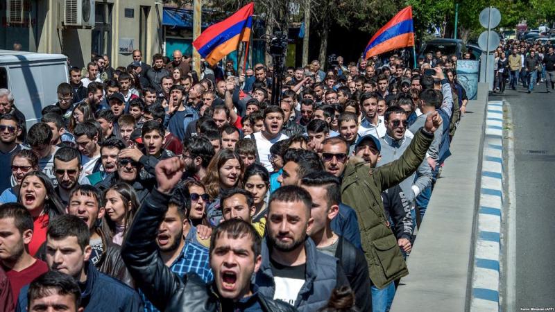 Митинги в Армении как разрушающий инструмент