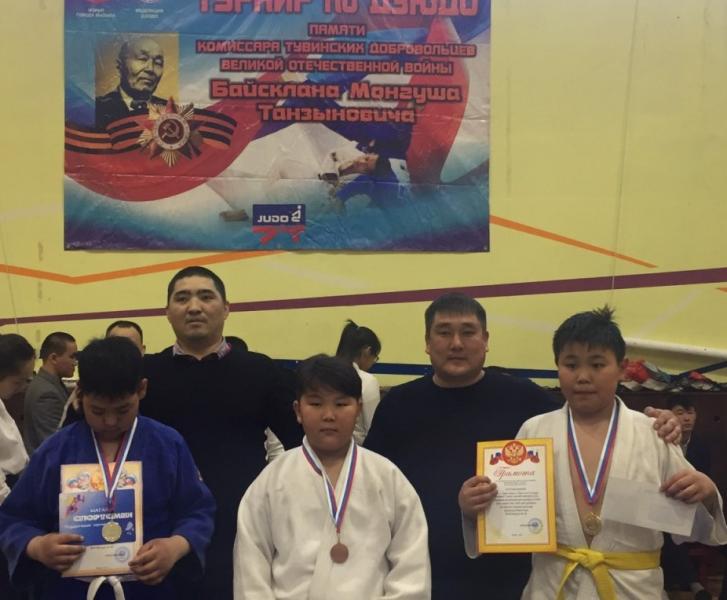 Сотрудник УФСИН инициировал проведение очередного турнира по дзюдо среди подростков.