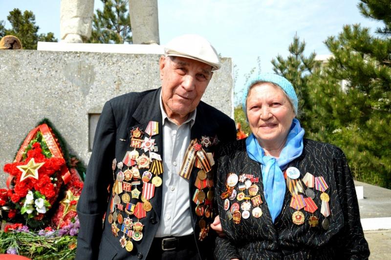 В Анапе 97-летний ветеран из Керчи почтил память своего боевого товарища