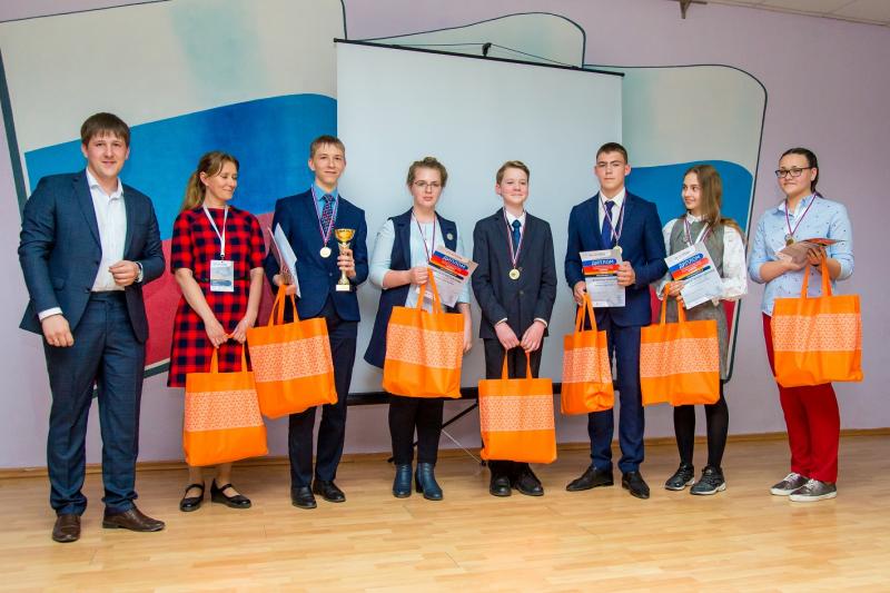 Саткинские школьники стали призёрами и победителями на Турнире отличников наук «Ньютон»