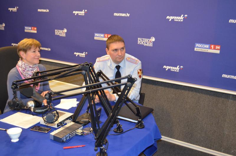 Сотрудник Росгвардии рассказал слушателям мурманского областного радио о нюансах оружейного законодательства