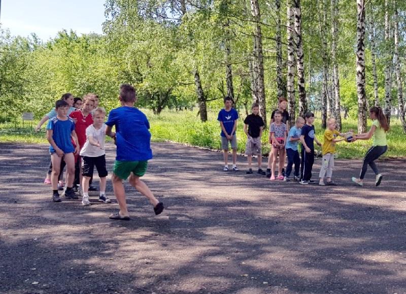 Активисты ОНФ Мордовии организовали для сельских детей веселые игры