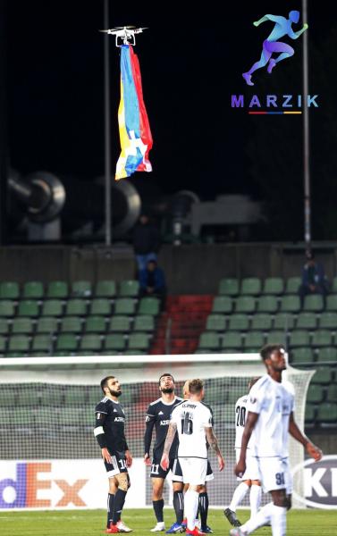 Дрон с флагом Арцаха на матче «Карабаха»: как азербайджанцы пытались сбить Видео