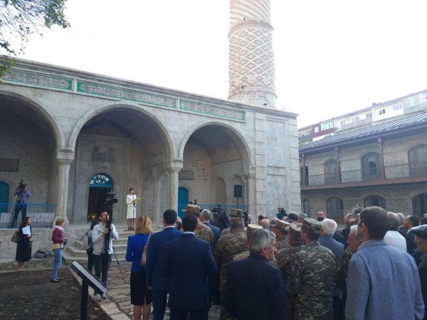 О бакинской истерике вокруг иранских мечетей