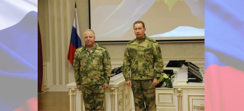 Директор Росгвардии генерал армии Виктор Золотов вручил награды военнослужащим и сотрудникам ведомства, отличившимся при ликвидации последствий наводнения в Иркутской области