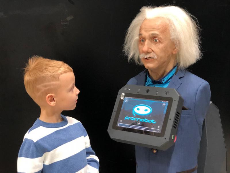 Самый совершенный робот в мире - Энштейн с искусственным интеллектом презентован в Ульяновске 
