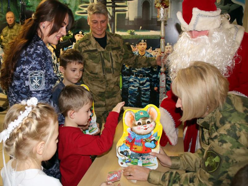 В Управлении Росгвардии по Ставропольскому краю состоялось праздничное мероприятие для детей
