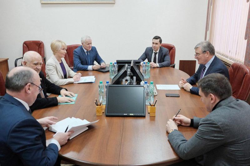 Игорь Васильев провёл совещание с членами правительства