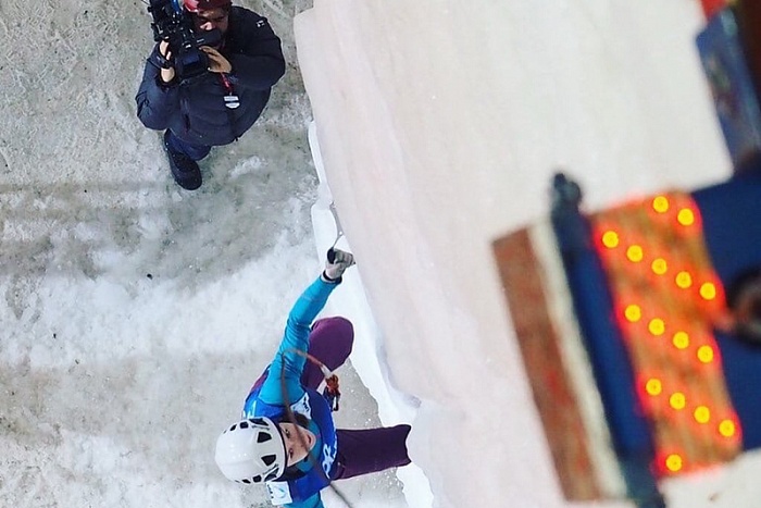 Кировские спортсмены привезли из Швейцарии комплект наград международных соревнований по ледолазанию