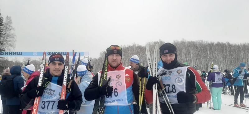 В Новосибирске сотрудники Росгвардии приняли участие во всероссийской массовой гонке «Лыжня России»
