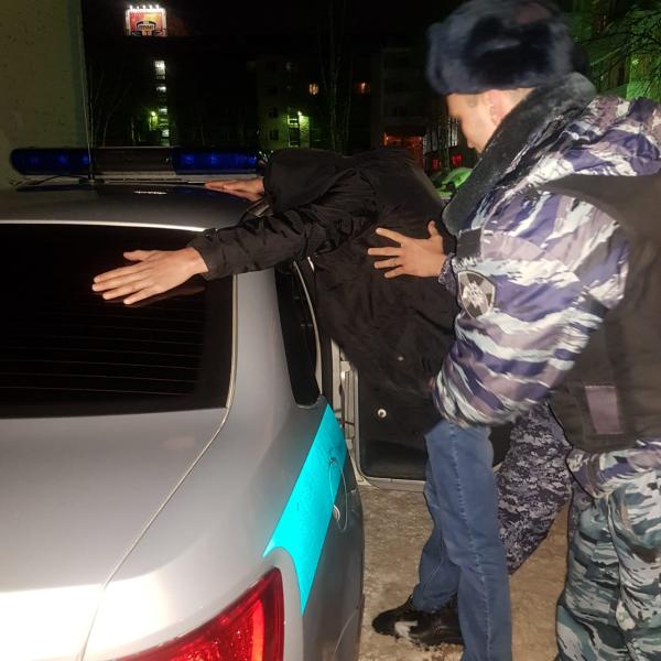 В Югре росгвардейцы вневедомственной охраны изобличили «мобильного» вора и установили местонахождение похищенного