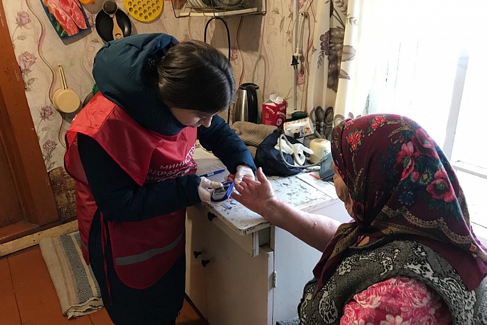 В Кировской области во избежание распространения коронавируса пожилым людям и инвалидам будут помогать волонтёры