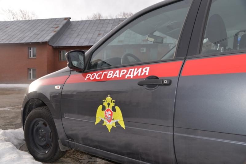 Свердловские росгвардейцы задержали подозреваемых в грабеже