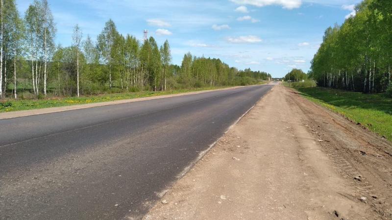 На участке трассы М-7 в Нытвенском районе Пермского края завершены работы по укладке асфальтобетонного покрытия