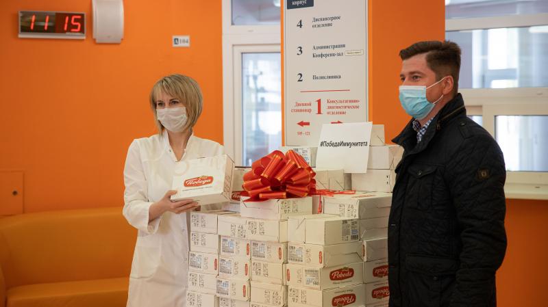 КФ «Победа» поддерживает петербургских врачей шоколадом для укрепления иммунитета