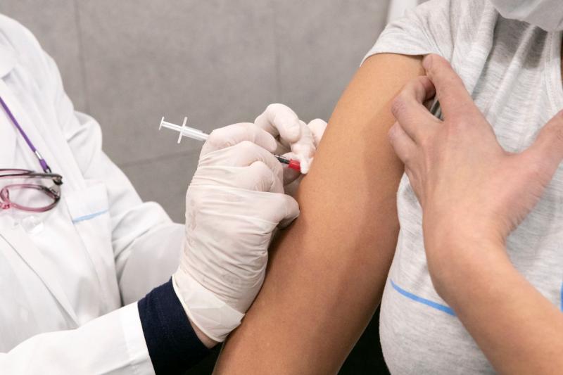 Жители Реутова могут бесплатно привиться от гриппа до конца октября