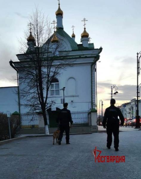 В Тюмени представители Росгвардии приняли участие в обеспечении общественной безопасности во время празднования православной Пасхи