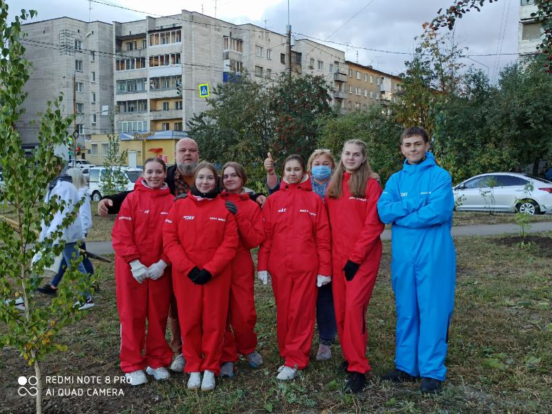 Волонтеры Нижнетагильского филиала Свердловского областного медицинского колледжа приняли участие в благоустройстве города