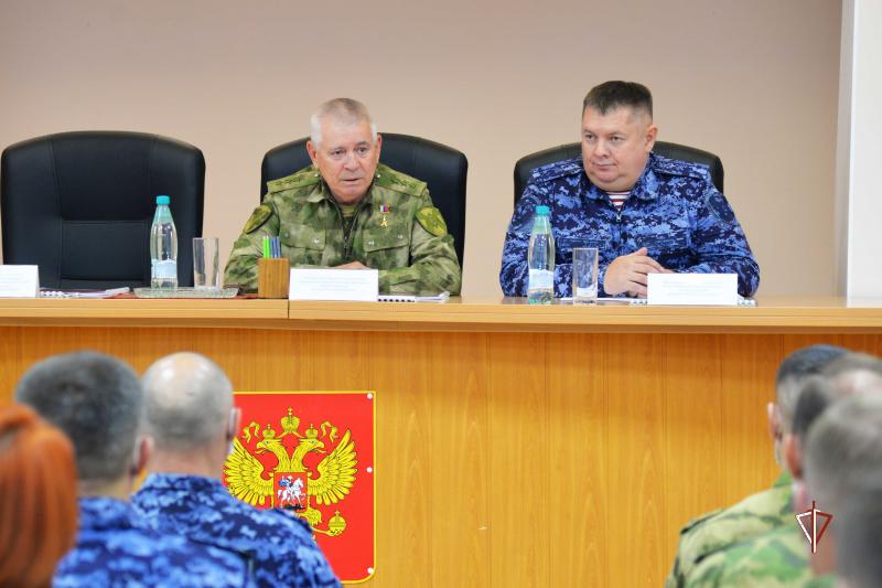 Командующий Уральским округом Росгвардии проинспектировал подразделения ведомства на Ямале