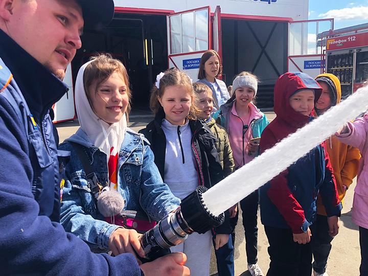 Огнеборцы ПСЧ-307 ГКУ МО «Мособлпожспас» провели день открытых дверей для школьников Балашихи