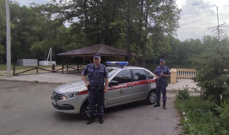В Егорьевске сотрудники Росгвардии задержали подозреваемых в краже более 30 килограммов рыбы