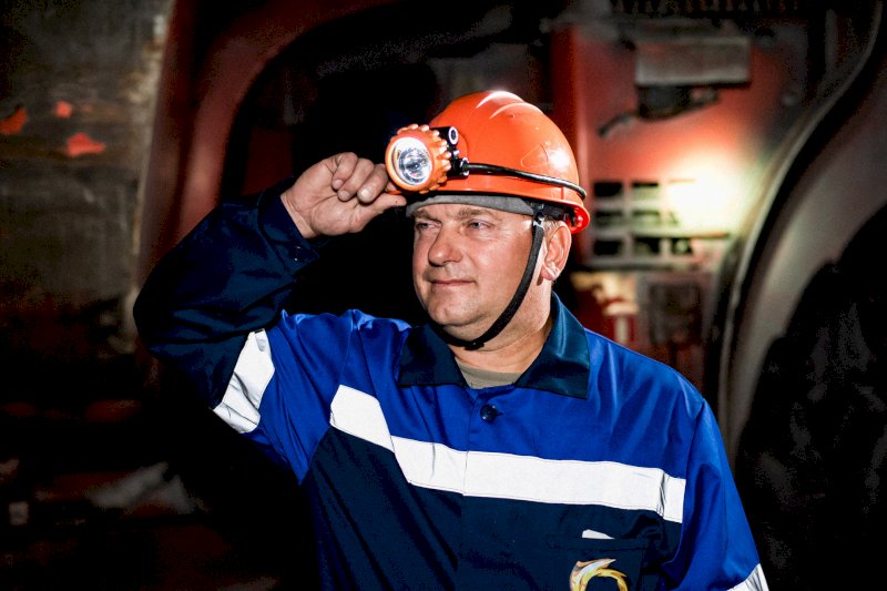 Специалисты УГМК-Телеком обновили шахтерские фонари на Учалинском подземном руднике