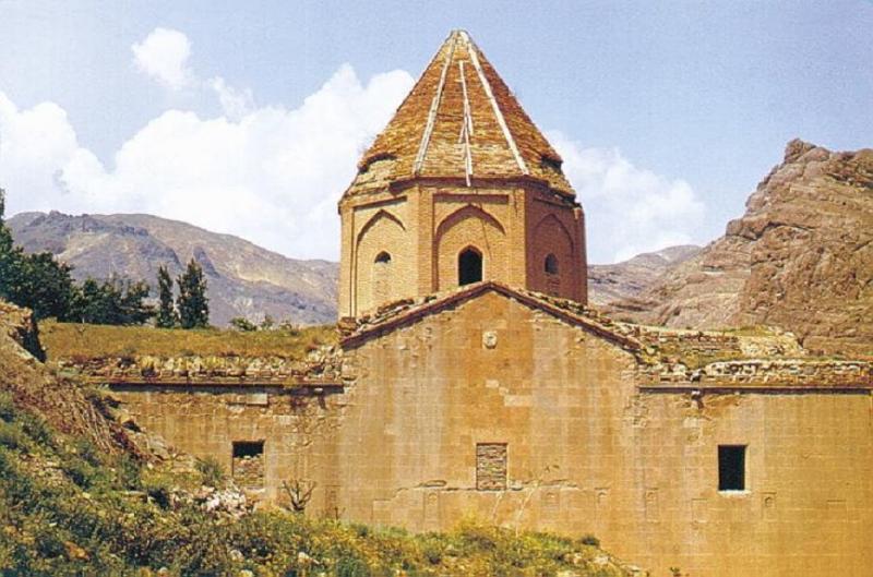 Азербайджан уничтожил все армянские памятники в Нахиджеване. Фотофакты