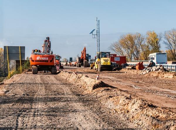 Кабмин направит почти 570 млн рублей на строительство и реконструкцию дорог
