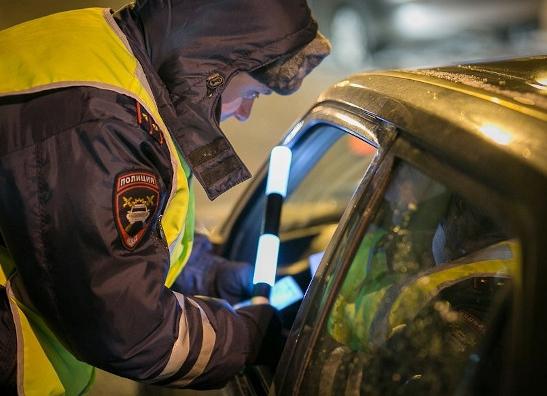 В Зеленограде сотрудники Госавтоинспекции задержали подозреваемого в покушении на мелкое взяточничество