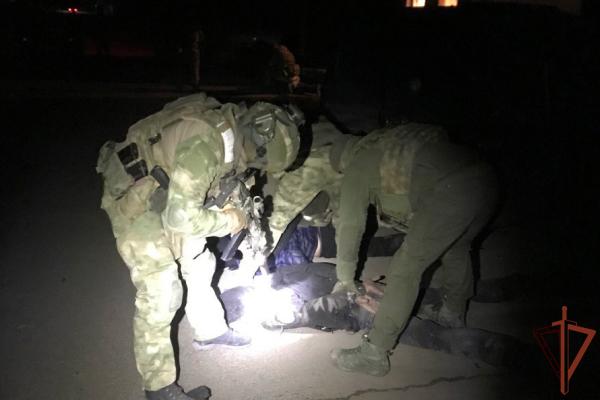 При поддержке спецназа Росгвардии задержаны подпольные торговцы оружием в ДНР