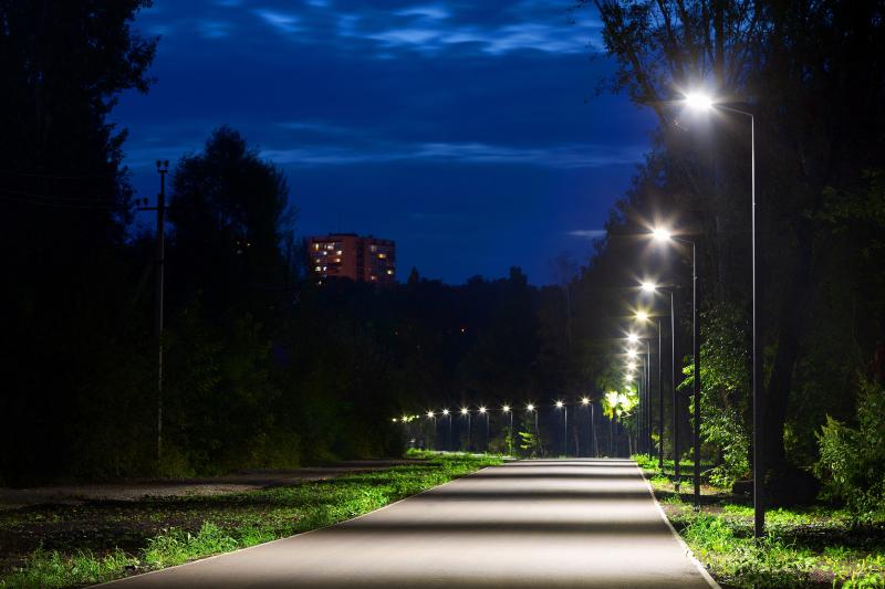 «Липецкэнерго» устанавливает современные светильники наружного освещения в населенных пунктах региона