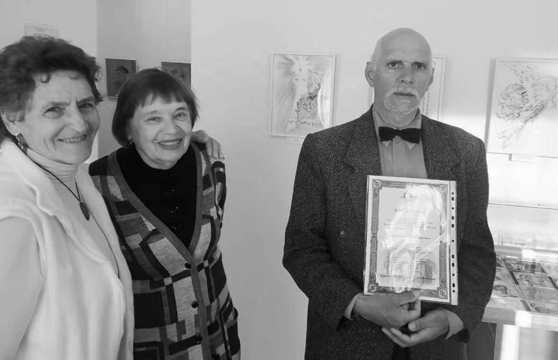 Коллекция CD этномузыки экзотических стран представлена на открытии выставки в Симферополе
