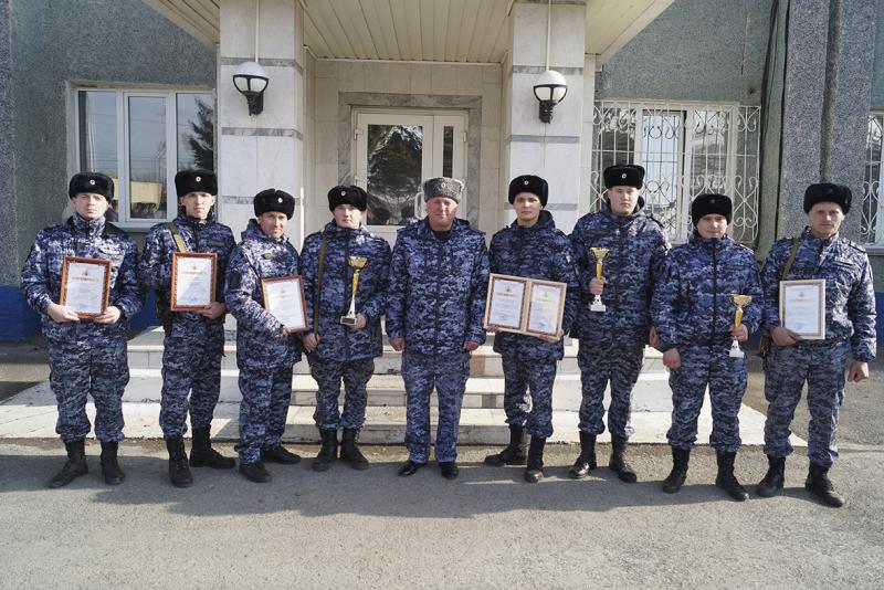 В Кемерове выбрали лучший экипаж Росгвардии среди групп задержания Кузбасса