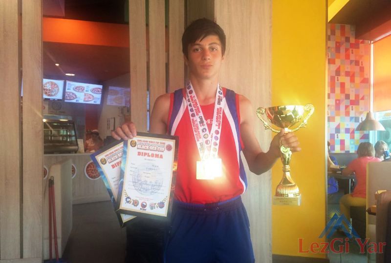 Лезгинский боец Марат Эмирбеков стал побе­дителем Кубка мира