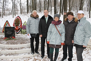 Белгородские активисты ОНФ провели акцию памяти в канун Дня неизвестного солдата